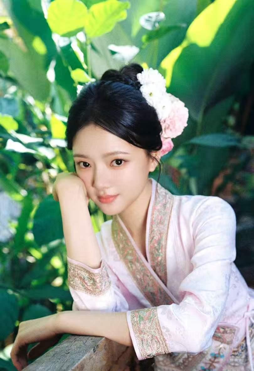 任敏不愧是北舞出身任敏北舞严选哈哈哈哈哈任敏的北舞功底确实很明显，傣妹造型跳舞