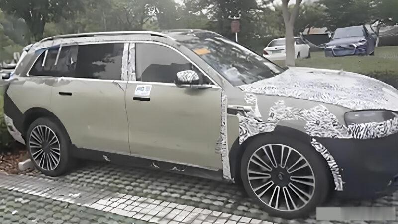 几张问界m7改款的伪装照，外观上最大的变化当属和家族其他车型趋同的前脸了。内饰