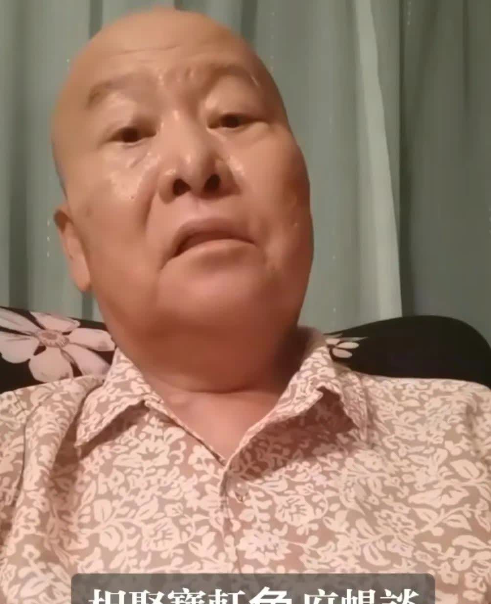自相声演员杨议先生在津门宝轩渔府举行了收徒仪式之后，很多非天津卫人和天津卫一些低