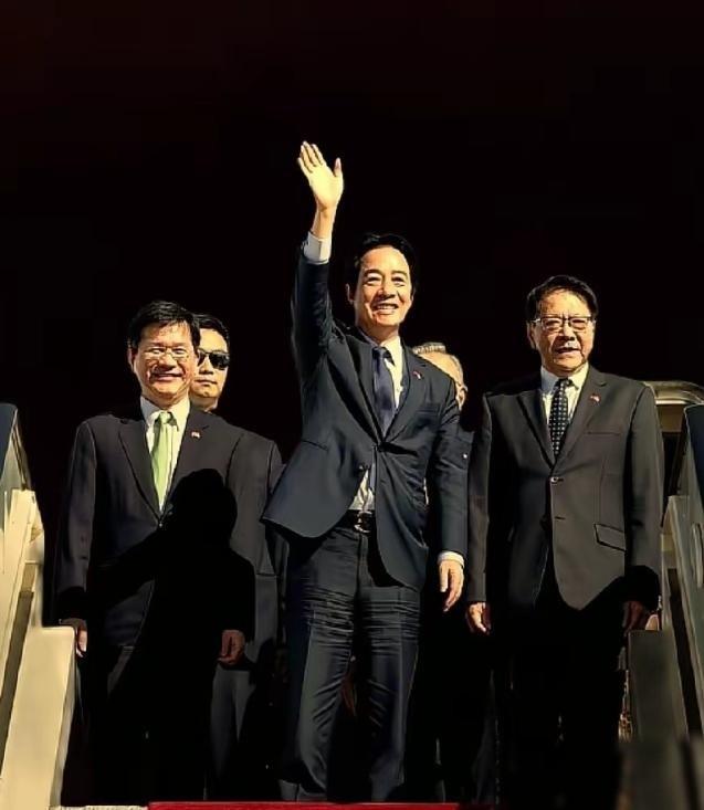 台湾这两天，老百姓都慌了，现在岛内从手握百亿资产的企业大亨，到打卡上班的小白领，