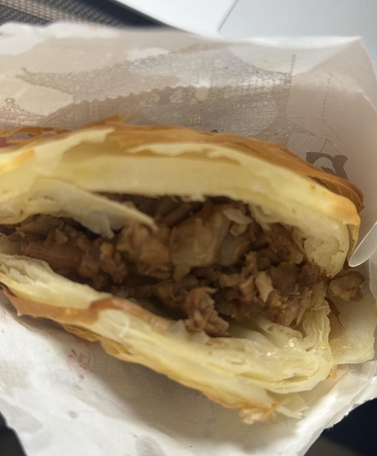 实在弄不明白了！前几年猪肉贵的时候，快三十一斤。肉夹馍从6块涨到8块，大家说