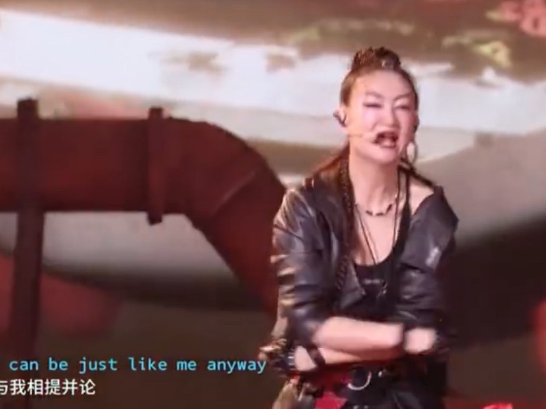 者来女扶完这个扶那个辛苦了者来宝宝，这个家没你也得散，扶完这个扶这个根本扶不完耶