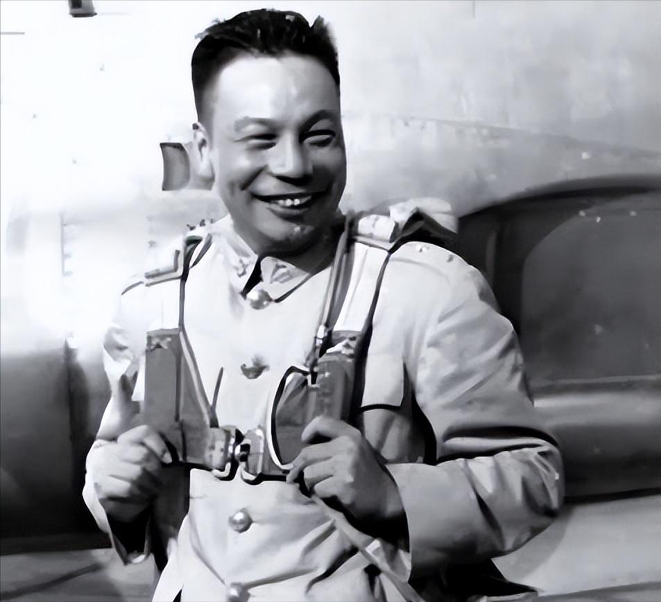 蒋经国在莫斯科留学，和冯玉祥女儿冯弗能谈恋爱，并发生关系，冯弗能是他的初恋。但他