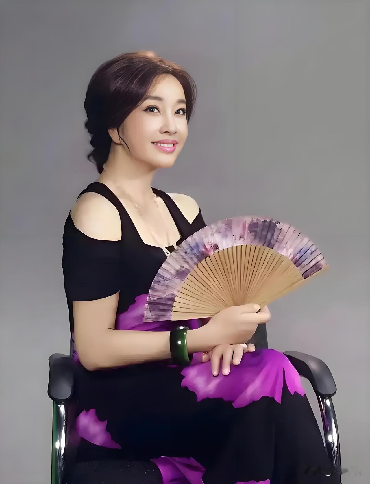 四婚三离，就算七十多岁，身边也不缺伴侣。刘晓庆到底有多迷人，能让每一个爱过她的男