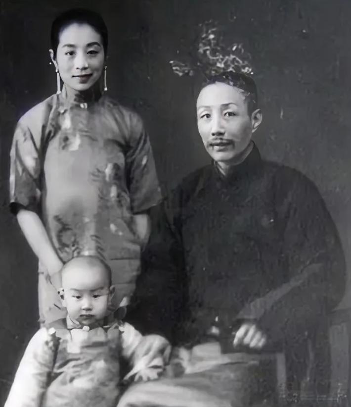 1934年，44岁的交大校长张福运对妻子李国秦说：“我们女儿怀孕了，孩子是我的！