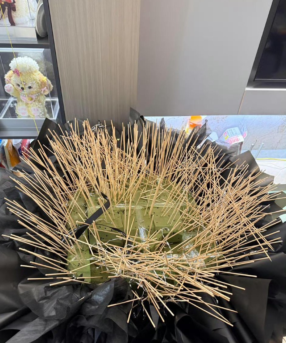男朋友送的，拆了一整晚，终于拆完了