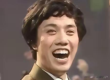 好奇怪现在他怎么就不见了呢？现在几乎都看不到他了是年纪大了隐退了吗？