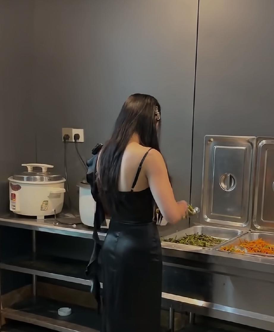 命运这个东西是存在的，但是，命运也是掌握在每个人自己手里的。我们可以相信命运，