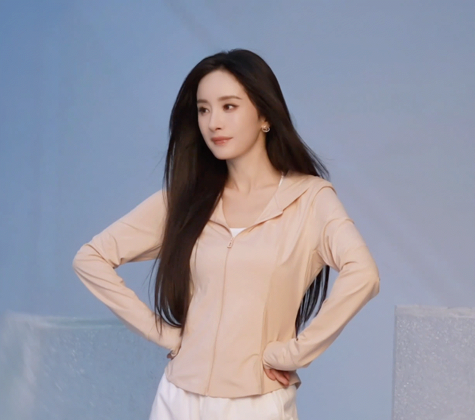 杨幂｜杨幂siinsiin全球品牌代言人又甜又酷的，精准捕获我的心❤️