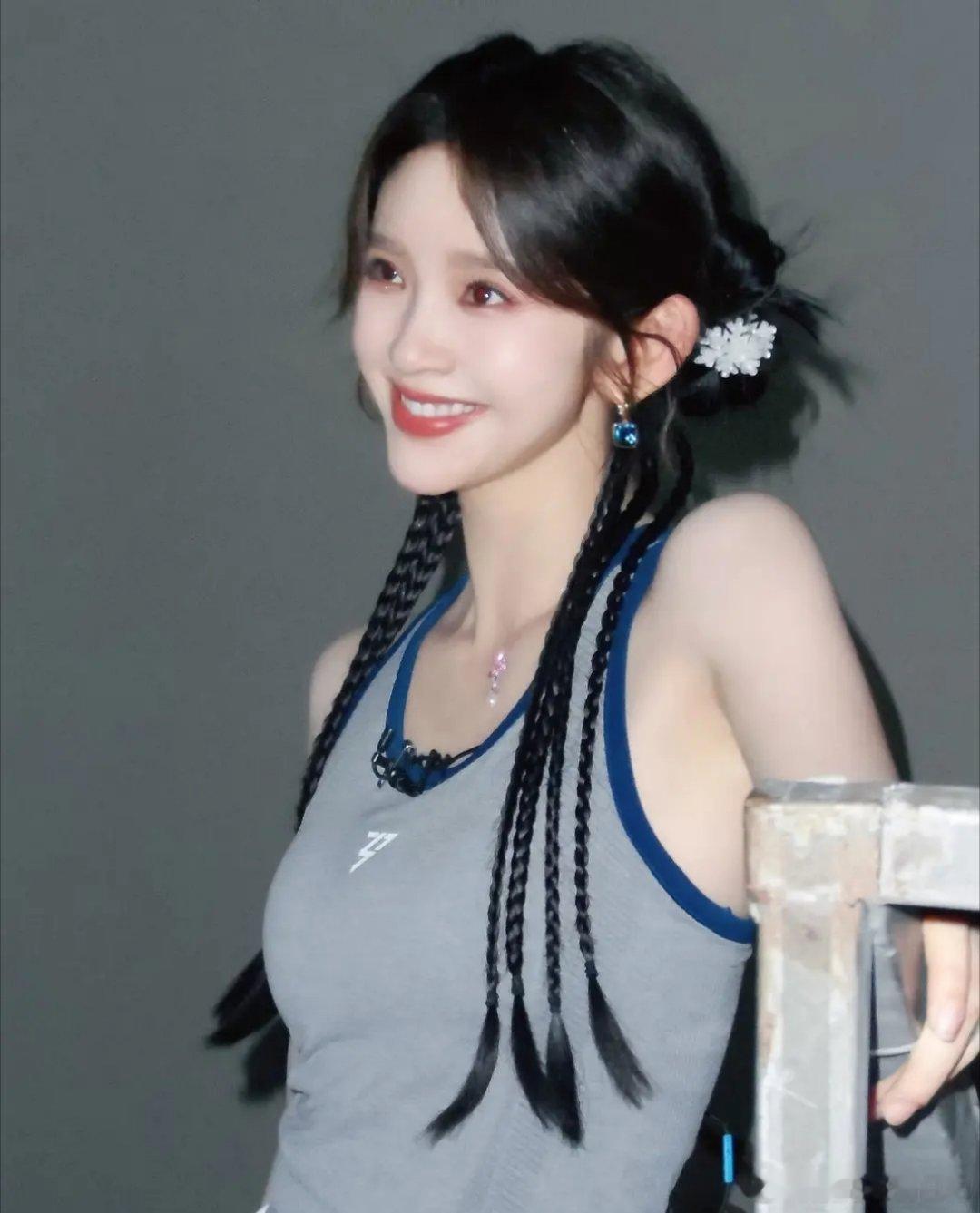唐艺昕今天的营业照真的好美啊！