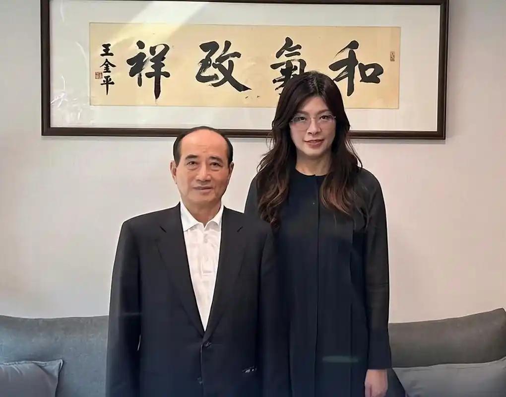 王金平活的越来越通透了！郑丽文即将开启大陆行，临行前南下拜会国民党本土派大佬