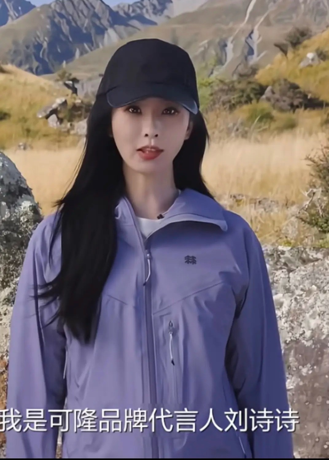 仙剑四个人里面，感觉一姐变化最大，和之前一点儿都不像了，现在有点像陈都灵。​​
