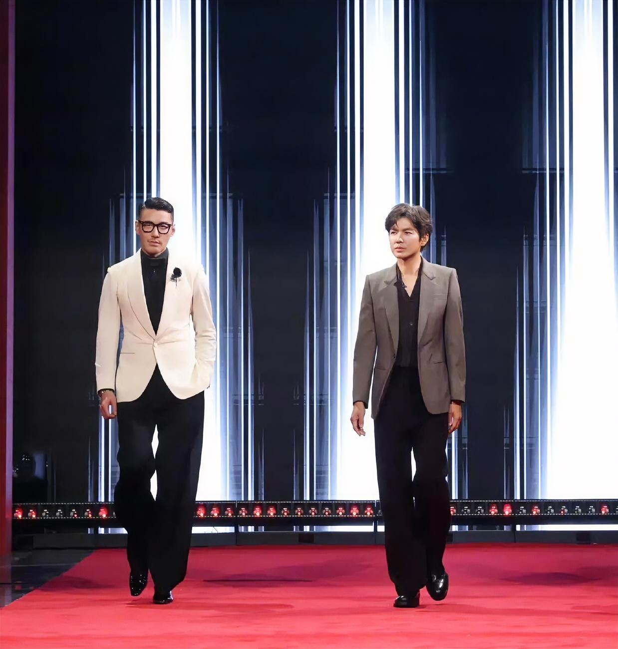 胡兵，模特，189cm，55岁55岁的胡兵看起来只有40岁左右钟汉良看起来3