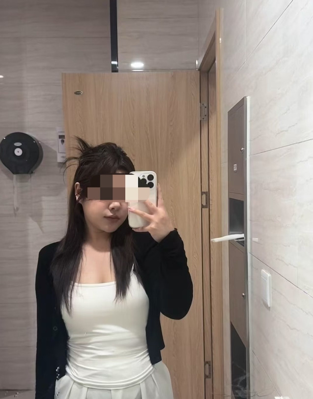 老公和我妹妹关系太亲密正常吗？平时妹妹就住在我家里，天天夸姐夫这个好那个好，说
