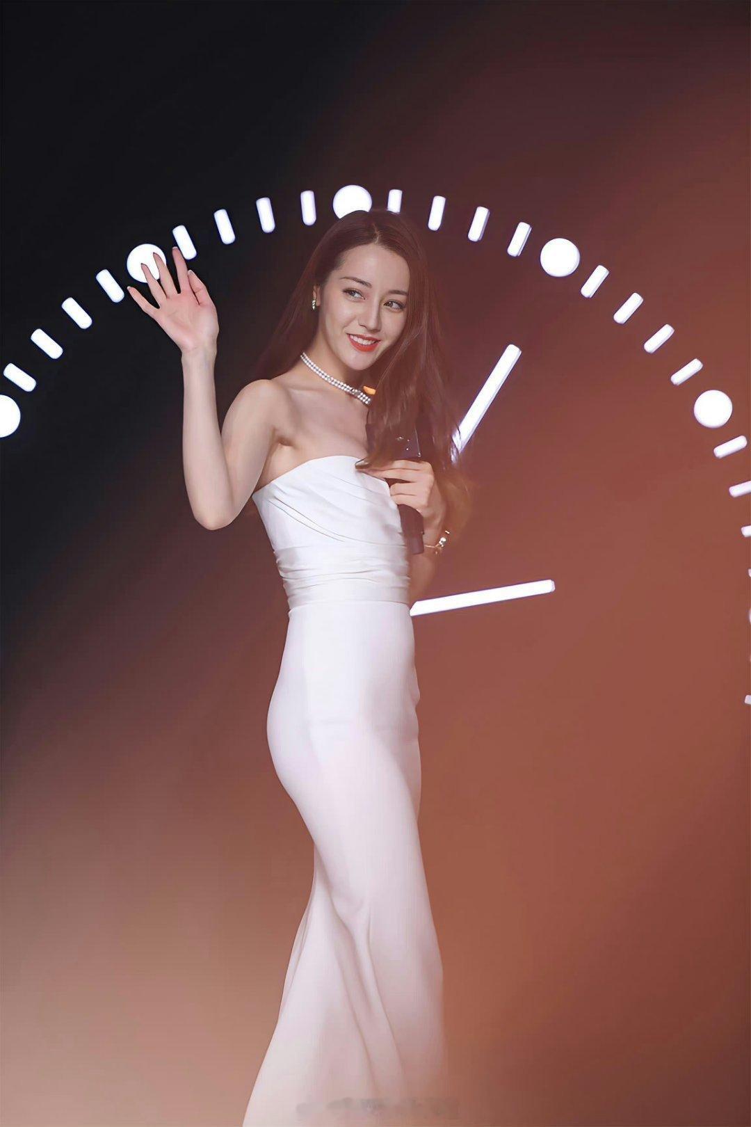 迪丽热巴活动生图