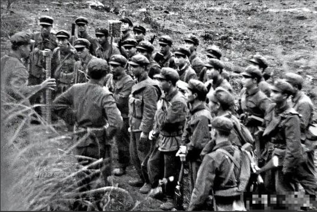 1979年，越南老百姓发现一个怪象：中国军队撤退时，为什么专炸水泥电线杆？ 