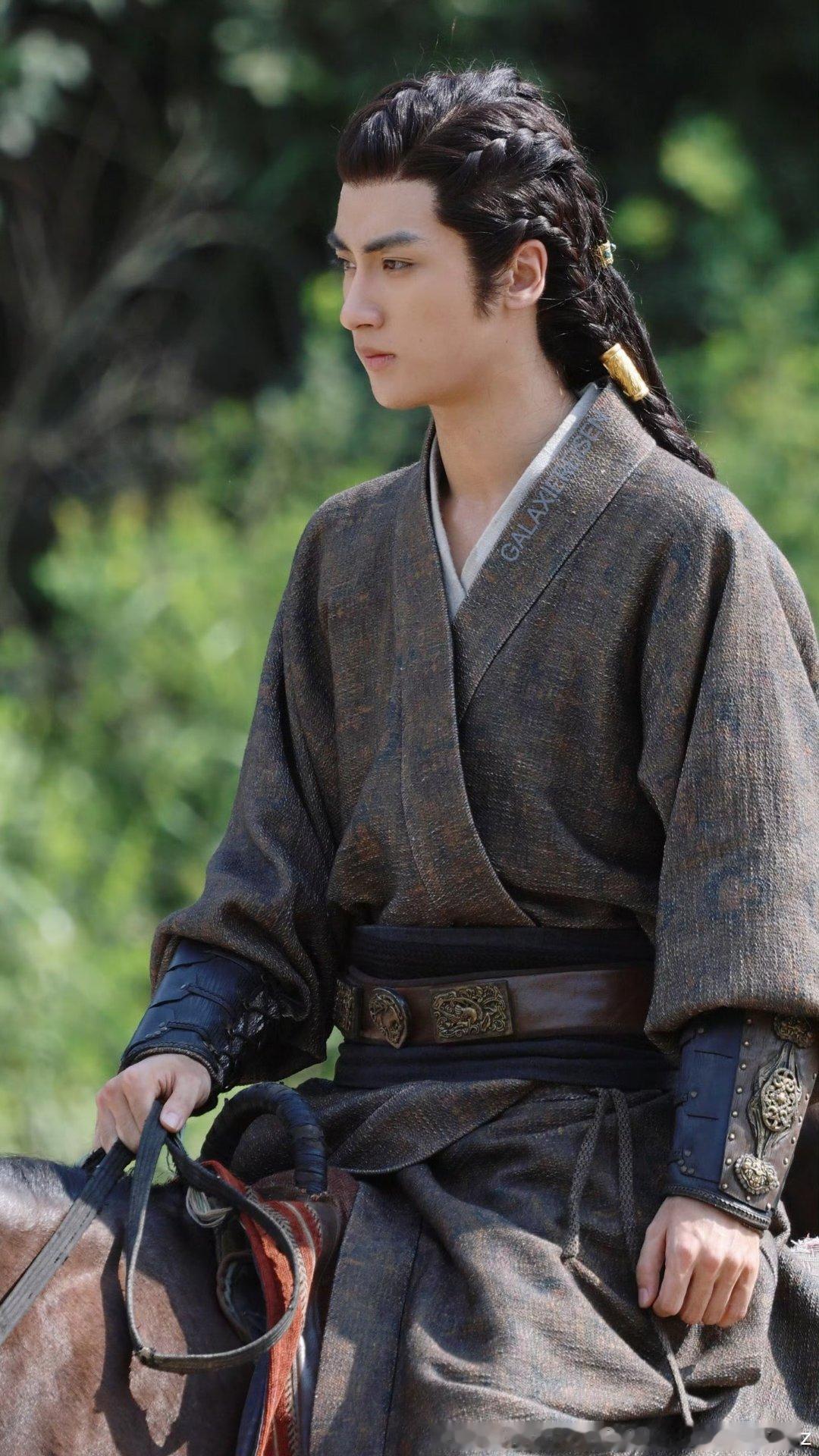 边程辫子头必成年后其他剧感觉好点儿宝儿姐演“妖后“历史大美女太没说服力