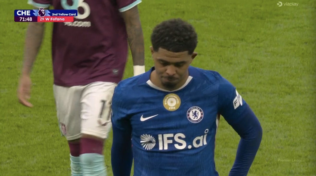 福法纳因在对阵伯恩利的比赛中吃到红牌，将被停赛，缺席3月1日星期日阿森纳对阵切尔