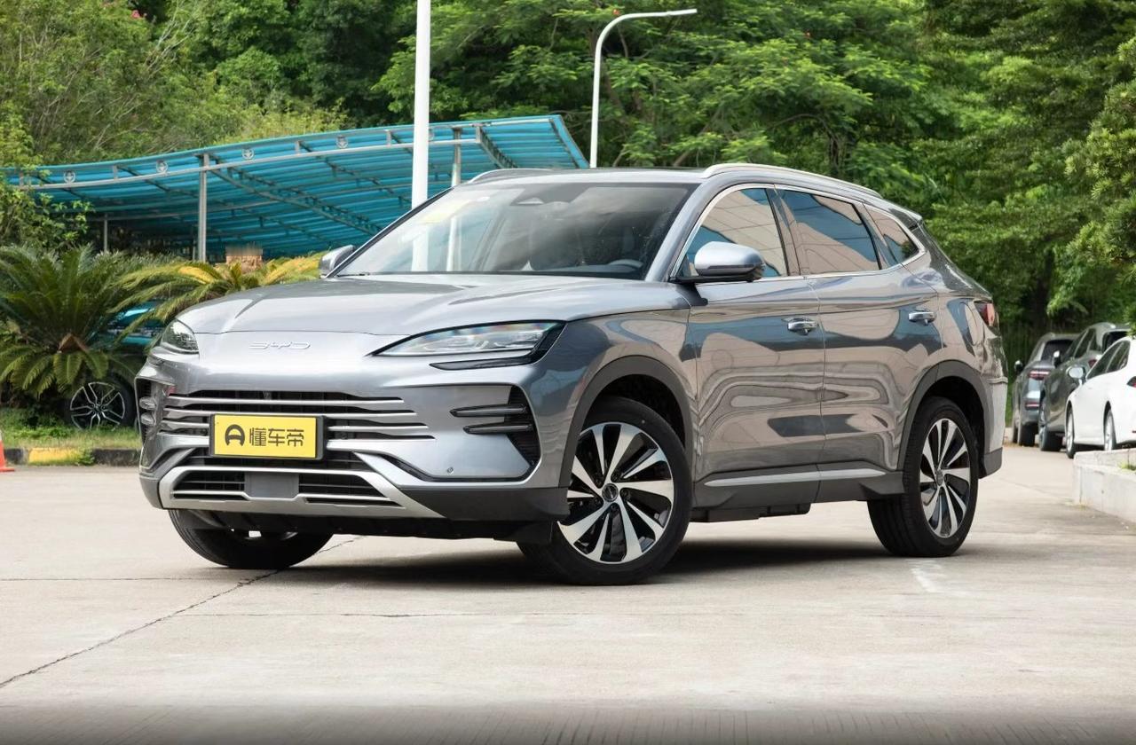 最近在小区楼下溜达，发现宋PLUSDM的车越来越多了。这车不光是新车卖得好，二