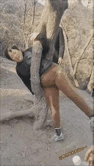 戴眼镜的这老头坏水不少，动作频频，还一脸奸笑！到底是逞人之危还是见义勇为，英雄救