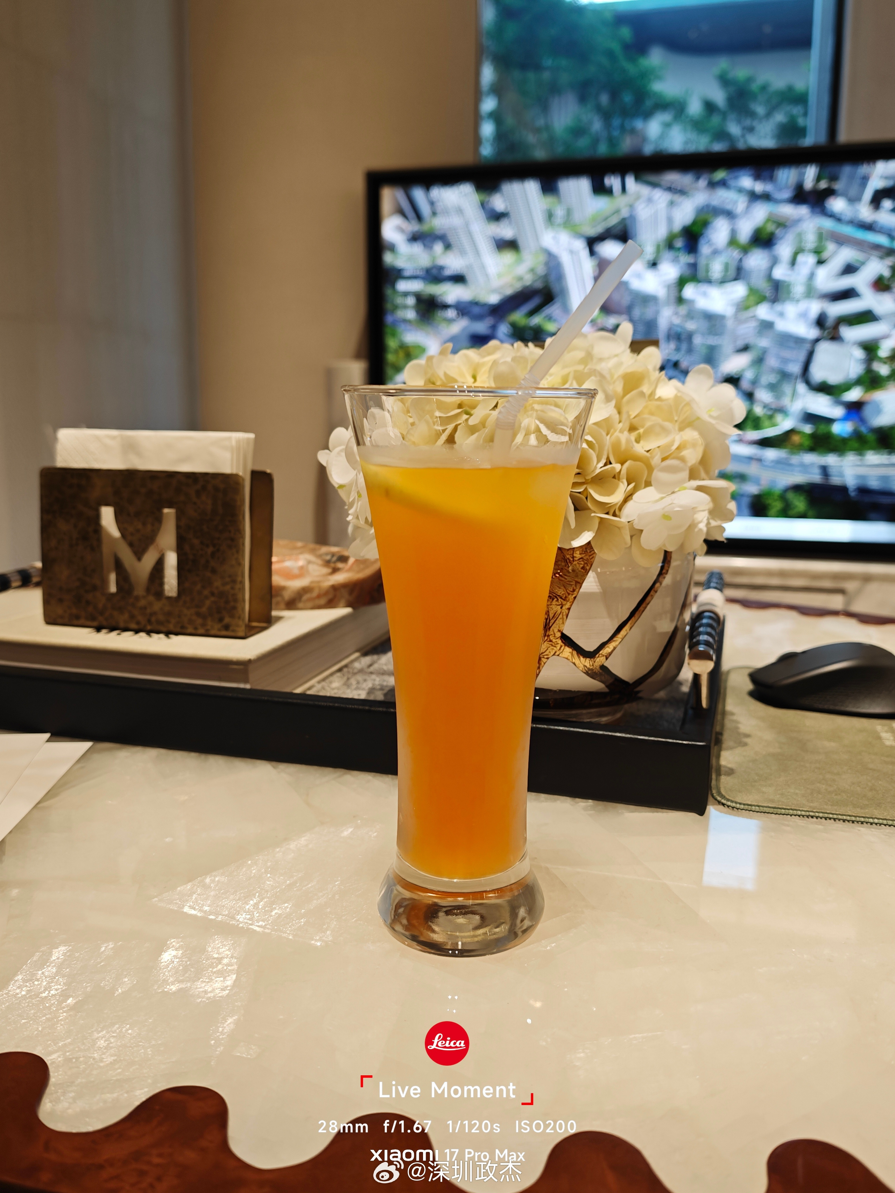 下午来看龙华梅林关现在的新标杆住宅，中海云颂玖章。亮点是低密度+小高层，景观庭院