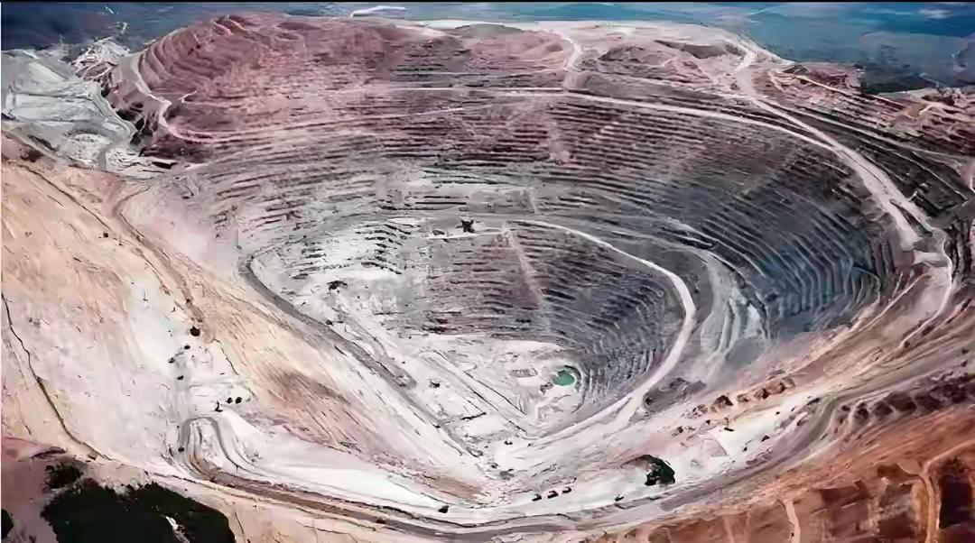 10月21~22日，江苏省地质调查研究院通报：团队在南京溧水火山岩盆地东北部新发