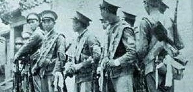 1938年7月，国军少将张岚峰率部投日。不久后，他的弟弟张俊峰和日军发生纠纷，被