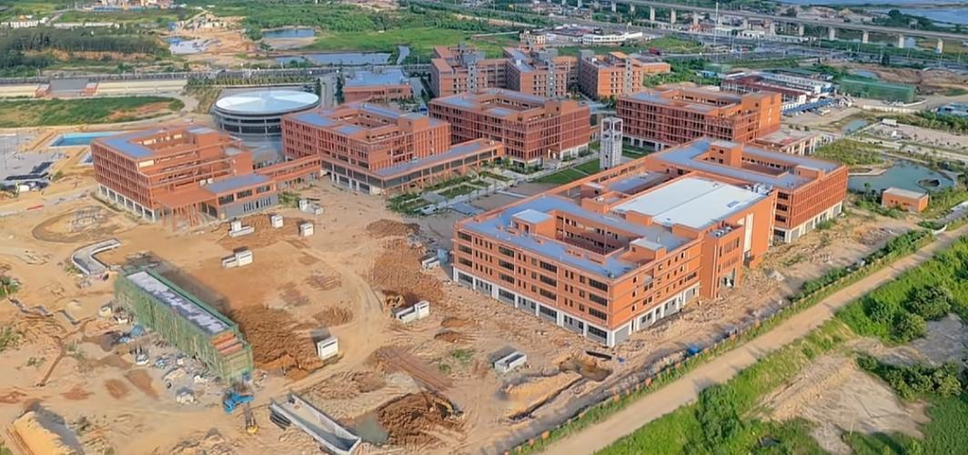 湛江一中海东校区建设进入冲刺阶段：总投资7.47亿，规划90个教学班备受关注