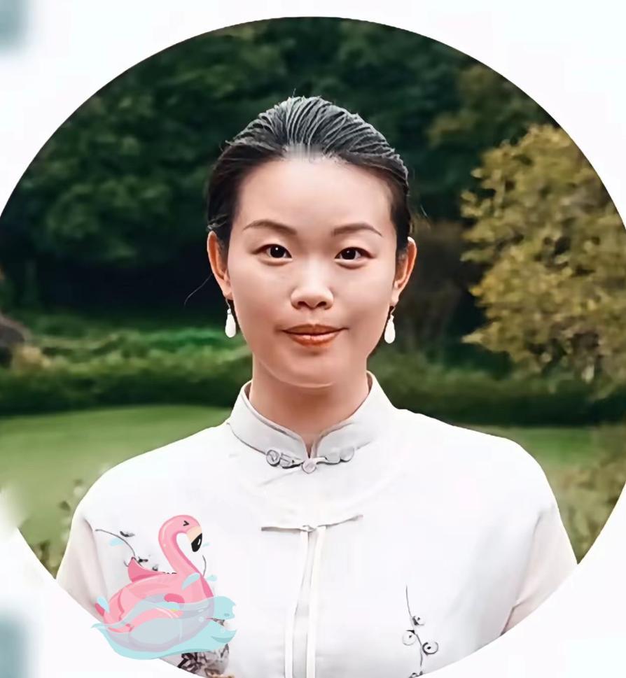 南京博物院这桩丑闻，看得我脊背阵阵发凉。徐莺，本行是研究病毒的生物学者，摇身一变