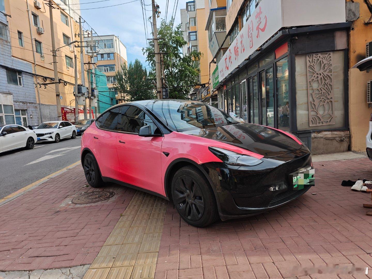 这辆modely像不像一头扎进煤窑里，刚出来[大笑]汽车街拍​​​
