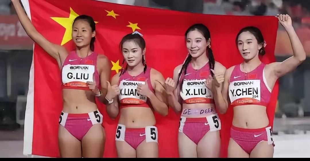 不知道大家发现没，亚运女子接力夺冠，四个姑娘站一排，只有刘峡君肚子上横着一条贴布