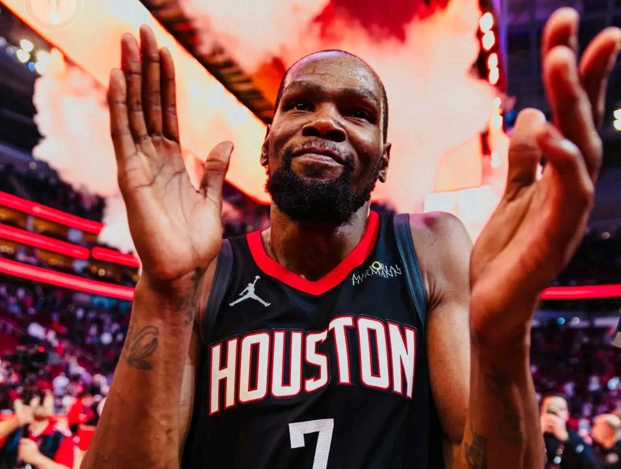 伊森留队前途渺茫伊森如果这状态维持到赛季结束，特别是季后赛也是这水平。医