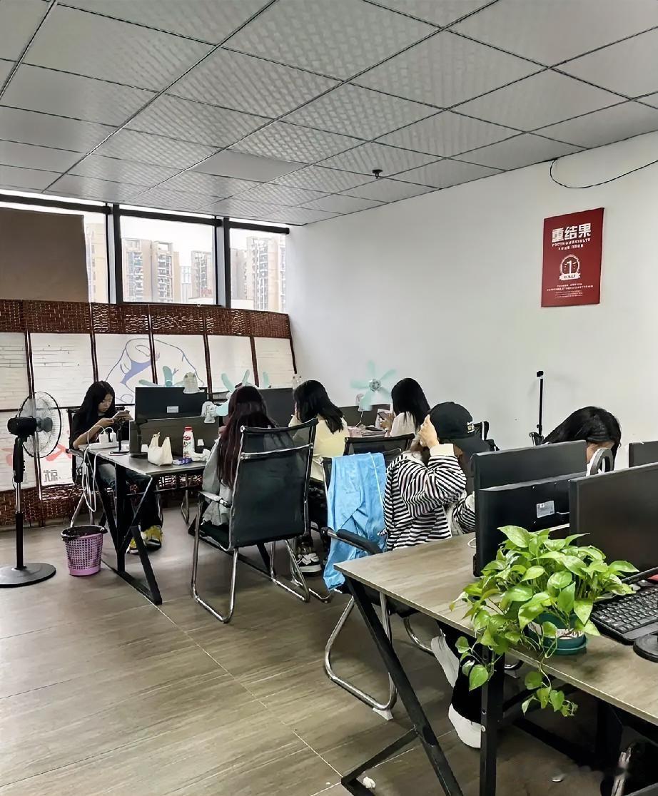 昨天接了一个被调电话，对方上来还挺客气，自报家门是某某公司hr，想和我们了解一下