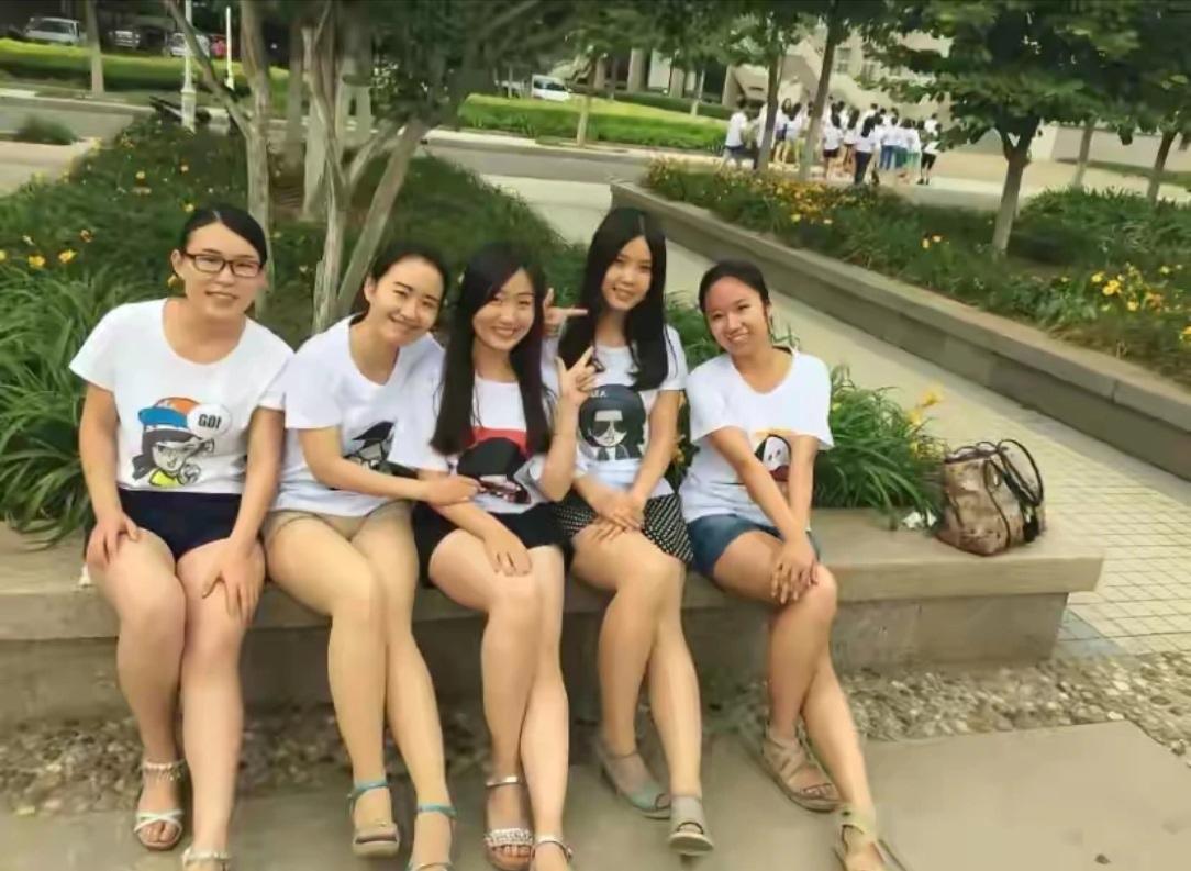 猜猜谁是我们班的班花？