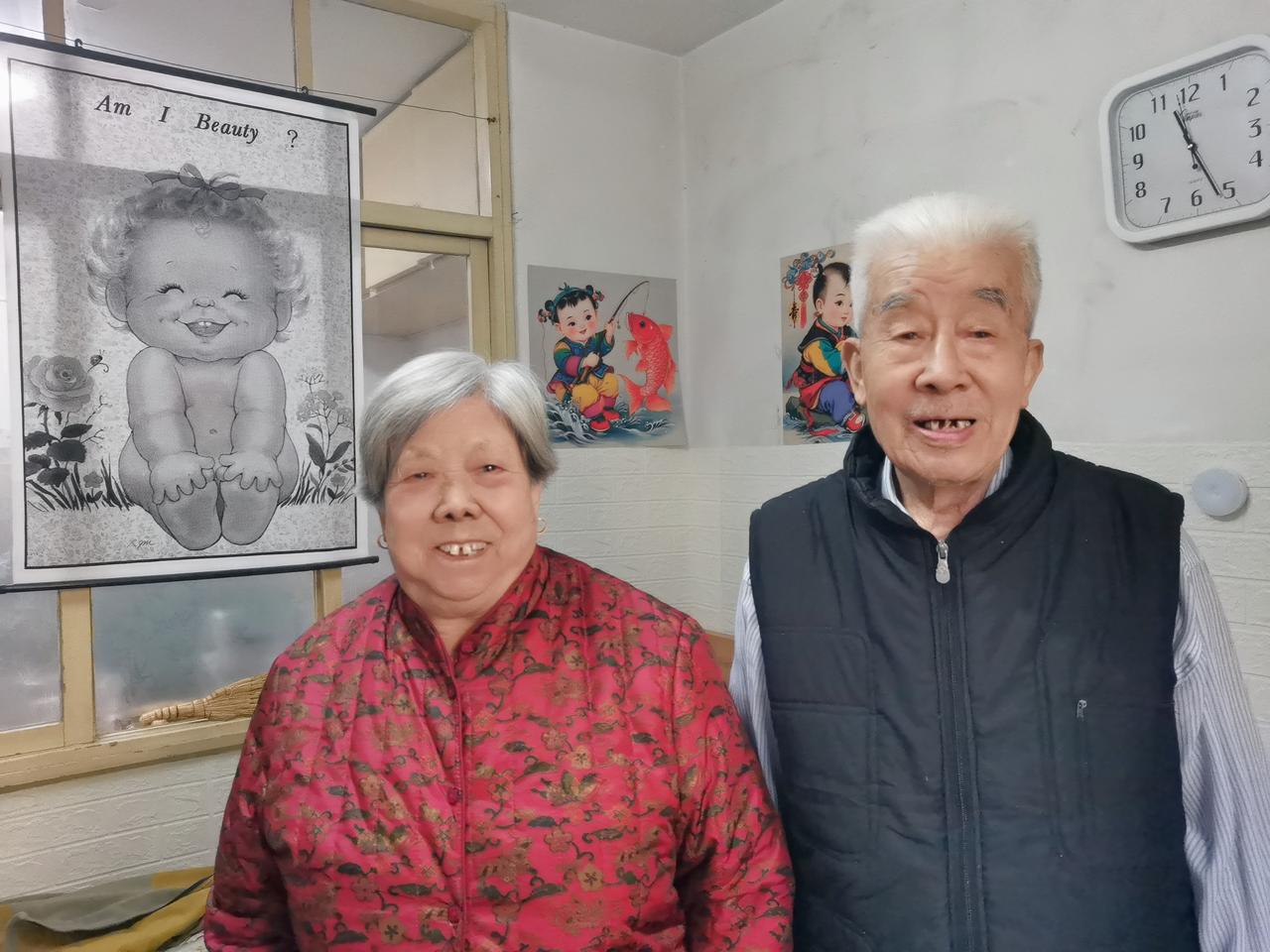 摊上这样的爹真无语！我妈的慢阻肺又犯了，一天得吃两顿药，我们几个儿女商量好，轮