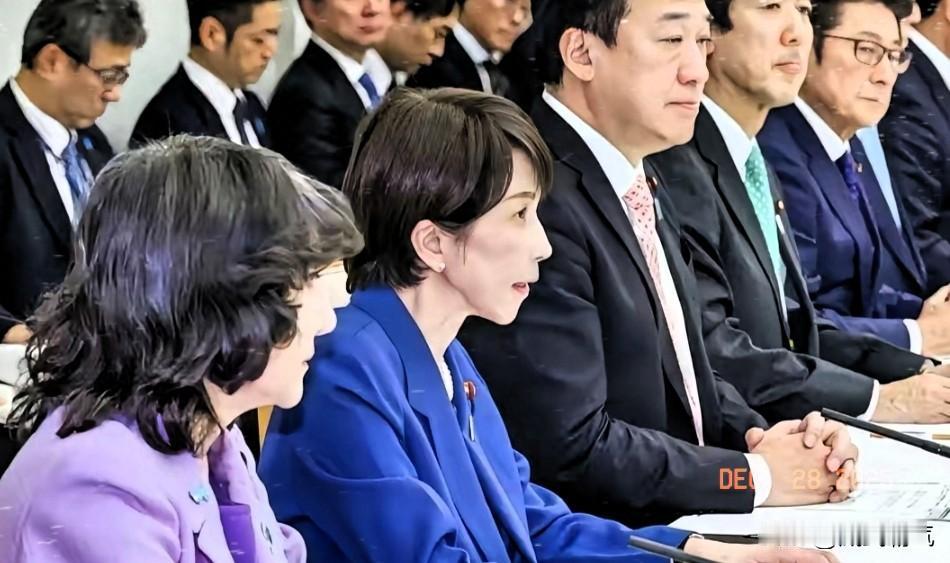 日本新任的女首相高市早苗折腾了整整两个多月，日本这出大戏也终于算是正式落幕了！日