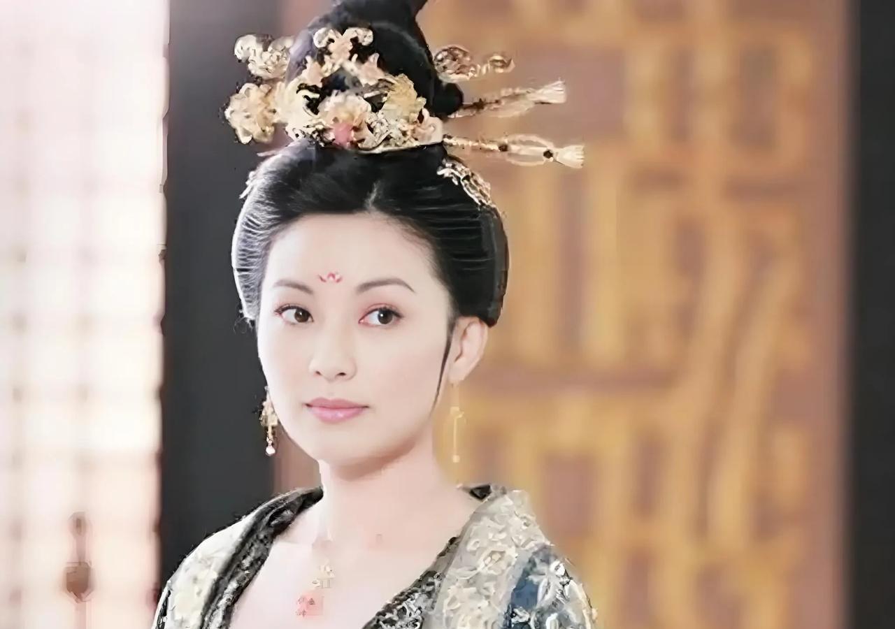由皇太后变成公主，虽然听起来很抽象，但是杨丽华做到了…573年，杨丽华嫁给北周