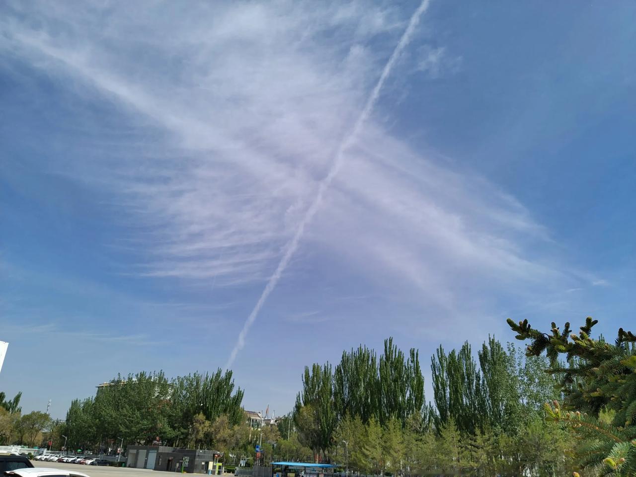 非常现实又扎心的一段话：“男人如果没有退休工资，别说六十岁，就是八十岁都还要干
