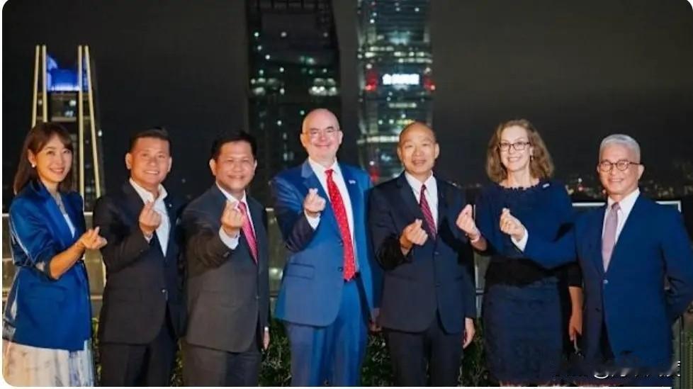台当局为美建国250周年101大楼点天灯，特朗普感谢道：台湾现在的处境有点脆弱，