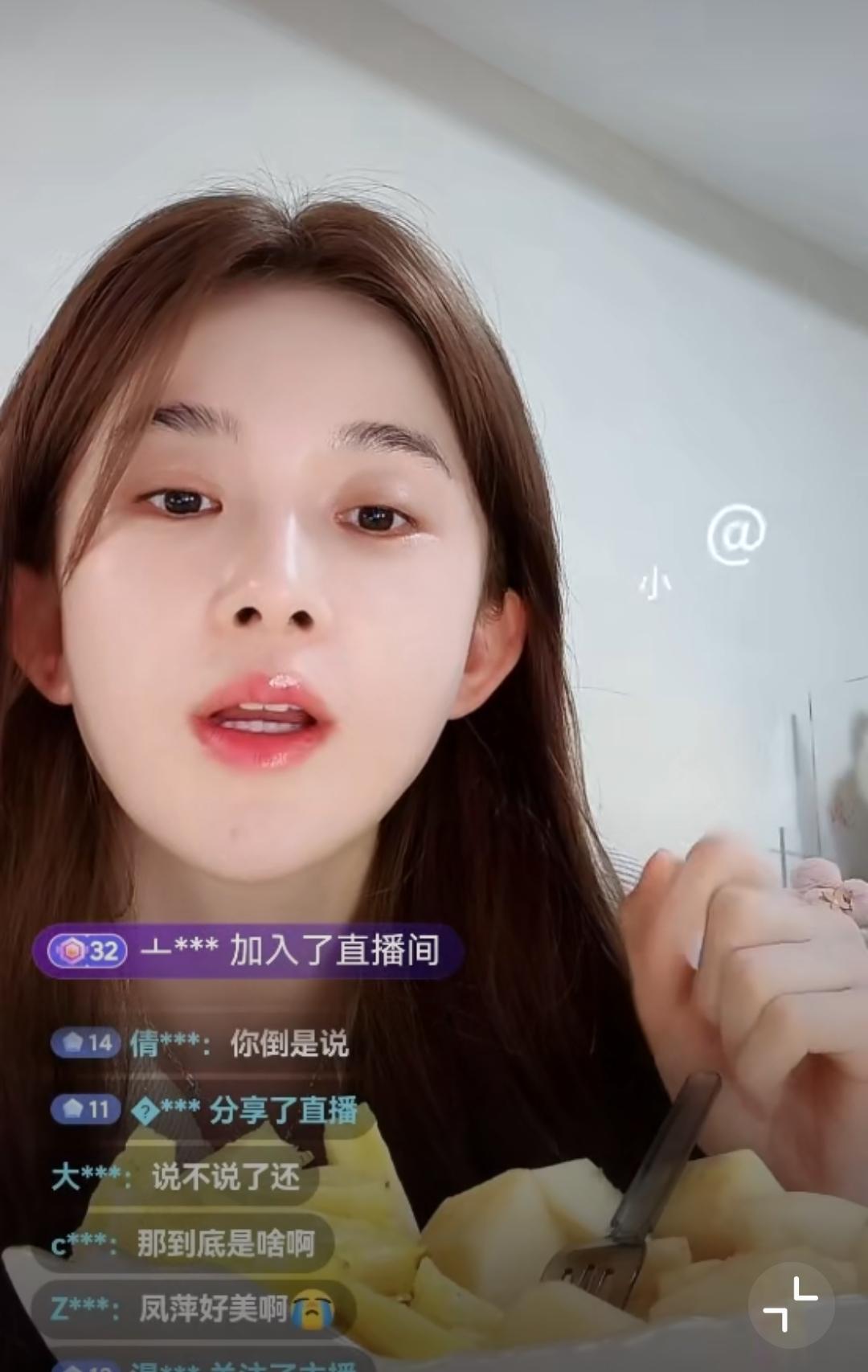 赵樱子自曝“上位”名场面：认制片人当干妈，爸妈吵翻了！赵樱子这姐是真敢说！