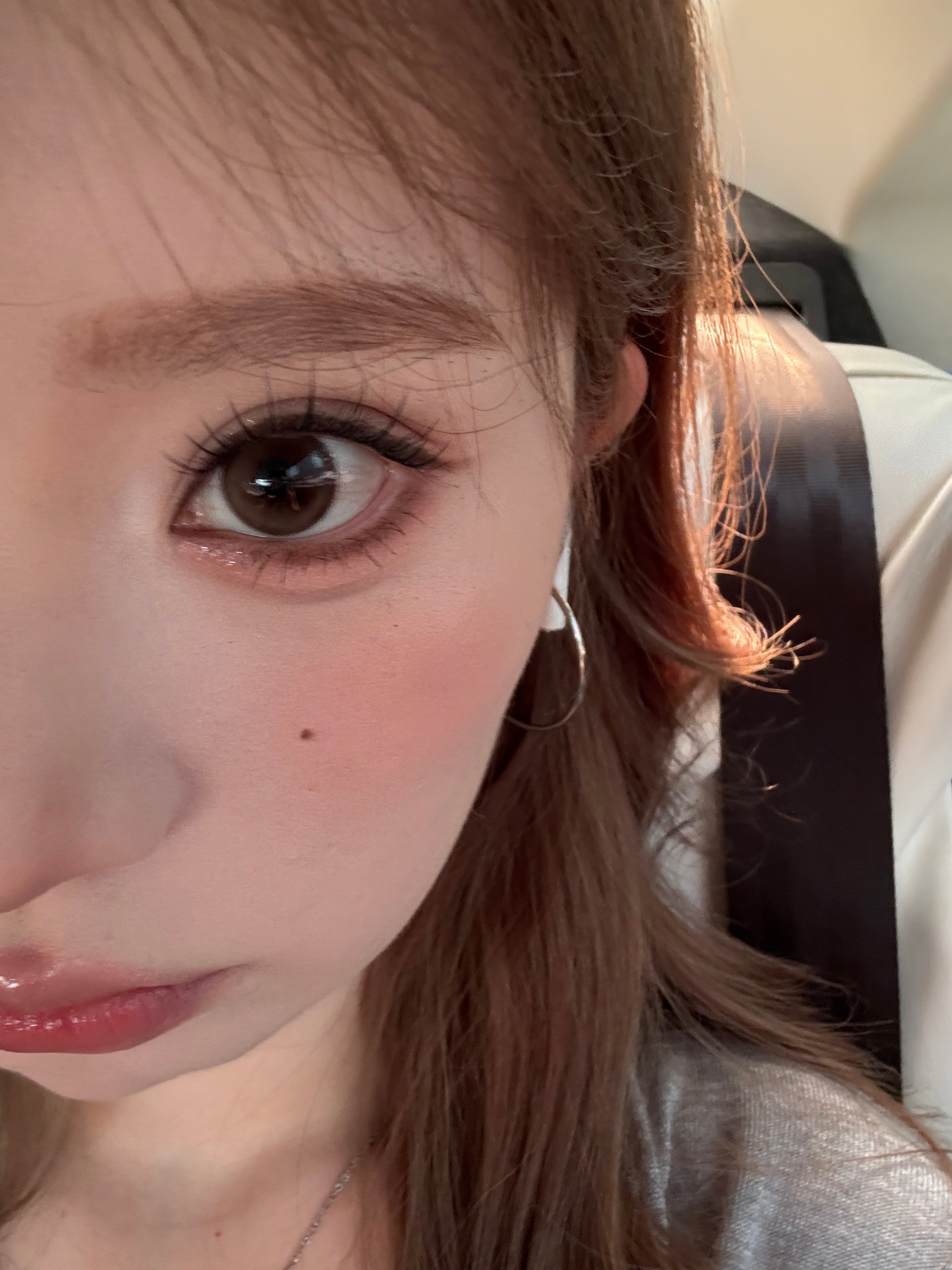 今天的睫毛好好看是这俩混着贴的​​​