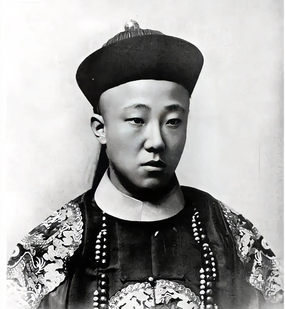 清末王爷载涛一妻三妾，溥仪问：您打算怎样处理妾室？是和离吗？载涛当年风光一时，