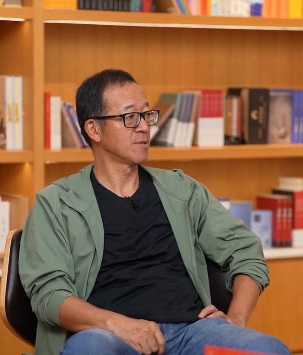 俞敏洪：从新东方成立到今天，几乎没发过一次火近日，新东方创始人俞敏洪接受采访