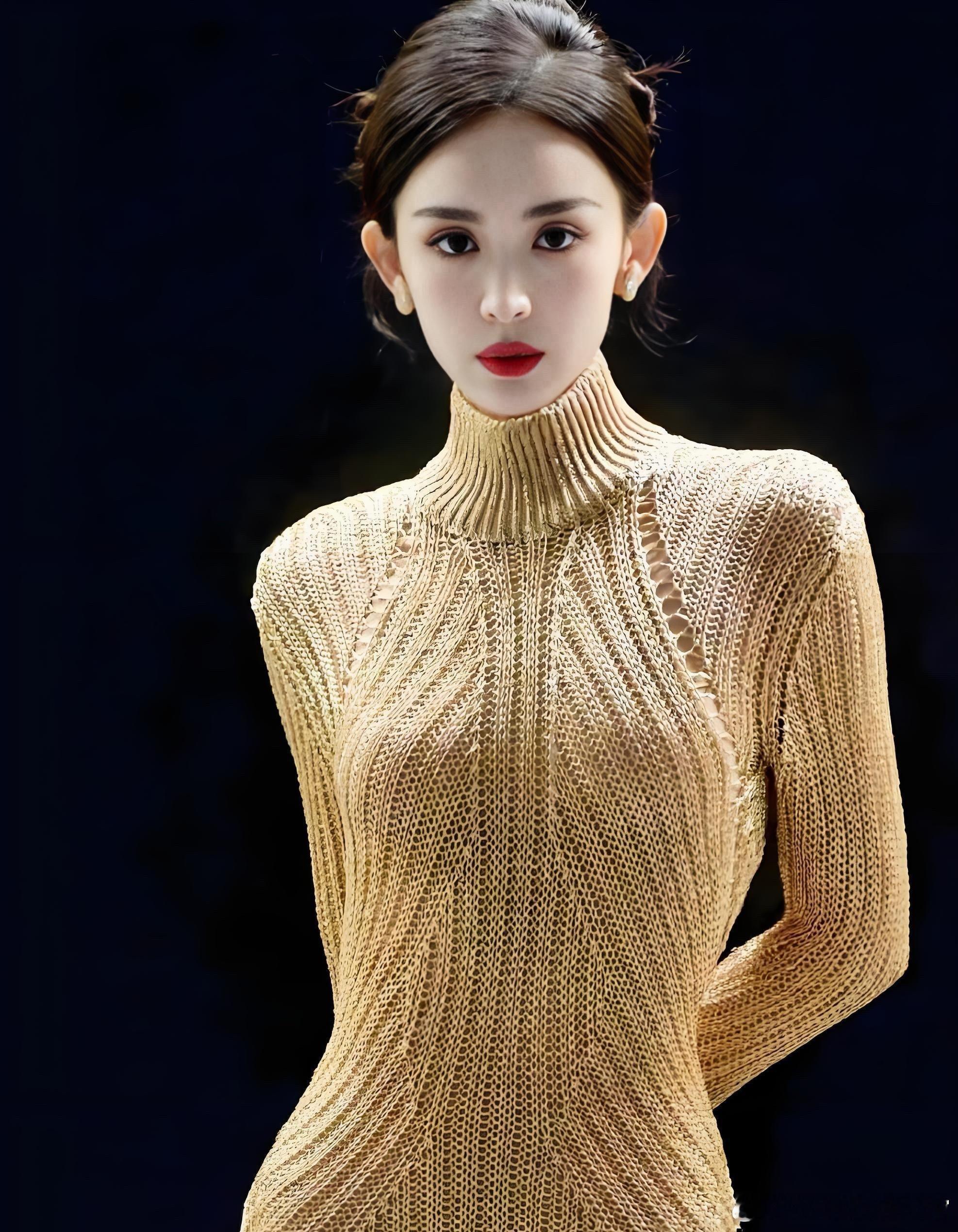以为是套高定礼服，走近一看是件毛衣