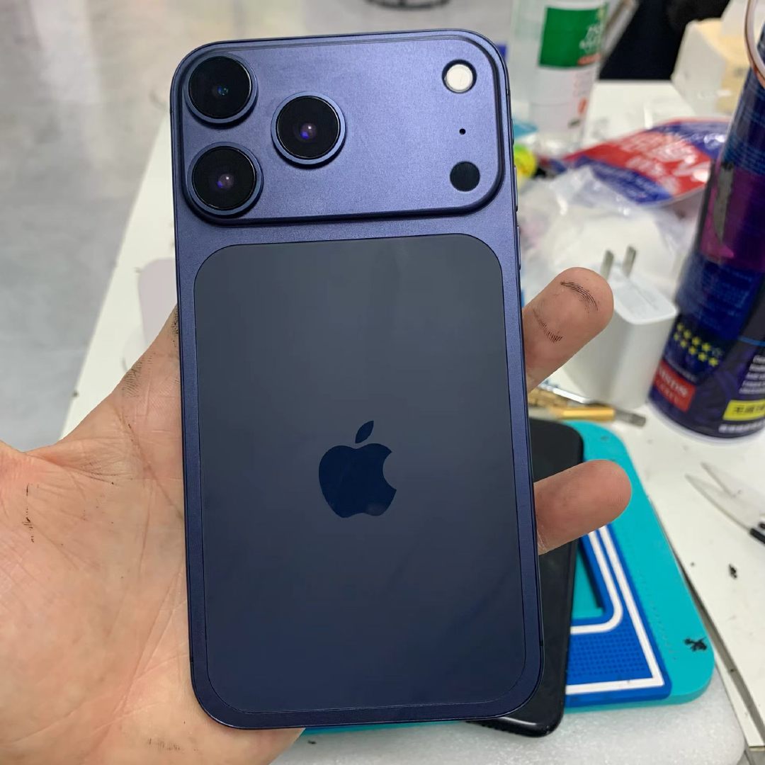 iPhoneXR的含金量还在上升。爆改17Pro，背面真的分不出来了，正面简直