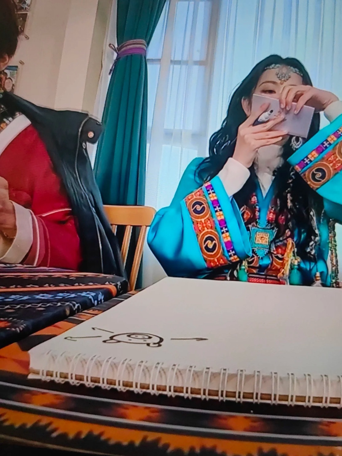 哈哈哈哈哈哈王楚然怎么这么搞笑在本子上画了个猪头哈哈哈哈哈哈哈哈哈哈