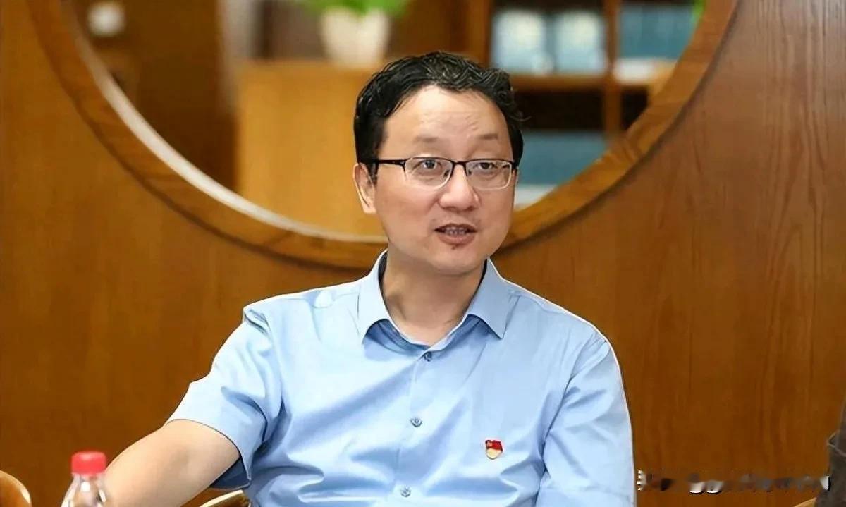 2026年8月24日，刘劲松大使正式抵达澳大利亚履新，出任第16任中国驻澳大使。