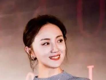 我心目中的文艺工作者分三种，一种以濮存昕、冯远征、朱媛媛陈柏青夫妇为代表，他