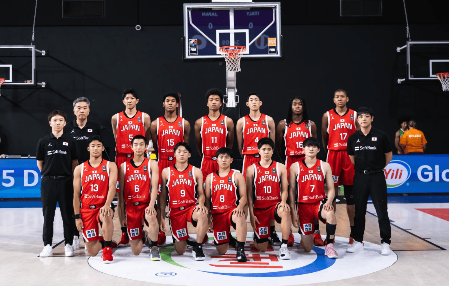 媒体人: 拥有多位混血球员的U17日本男篮四战皆大比分告负