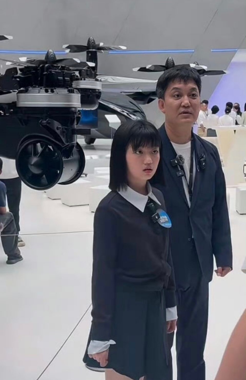 阿拉蕾长这么高了长得真快啊